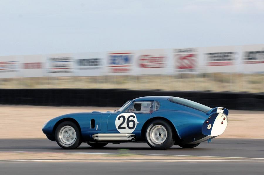  Shelby Cobra Daytona Coupe CSX2601 1965 года  (фото 2 из 44)